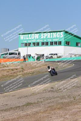 media/Apr-20-2025-AHRMA (Sun) [[393a79c373]]/Race/Group 11 early race/Turn 4b/